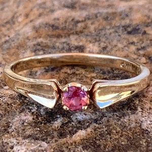 Vintage 10K Gold Pink Gemstone Yellow Gold Solitaire Ring - Etsy