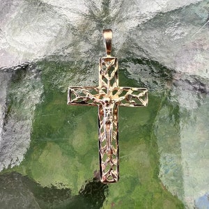 Vintage 14K Yellow Gold Crucifix Pendant