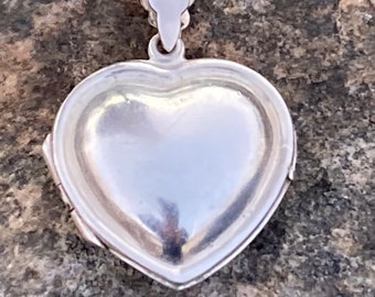 Vintage, Sterling Silver, Heart Locket Pendant Necklace, 17", 10.2 Grams