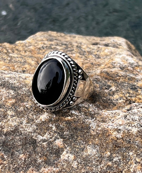 Sterling Silver Men's Bezel Onyx Textured Band Ring Sterling Silver Men's Bezel Onyx Textured Band Ring