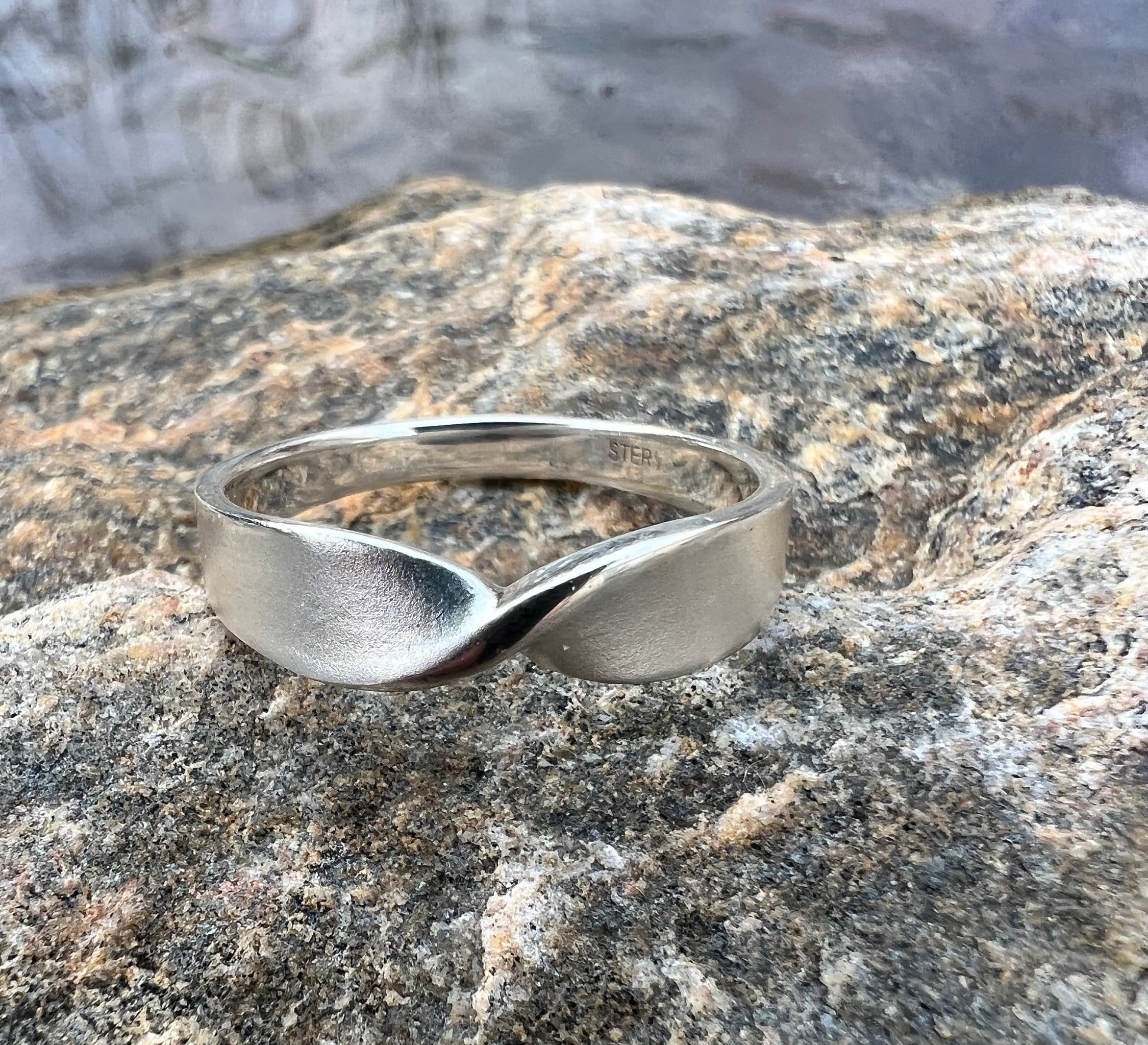 Vintage, Sterling Silver, Twist Ring, Size 9, 2.8 Grams - Etsy Vintage, Sterling Silver, Twist Ring, Size 9, 2.8 Grams - Etsy
