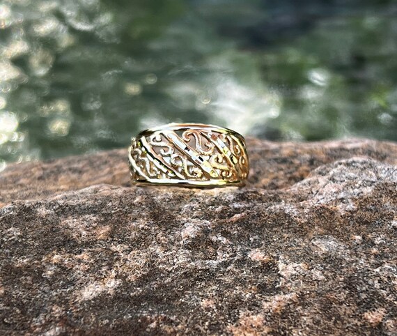 Vintage 14K Gold Beverly Hills Gold Diamond Cut Filigree Ring