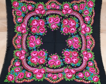 VINTAGE zwarte wollen sjaal. Oekraïense folk sjaal, Oekraïense vierkante bloemensjaal, zwarte sjaal hoofdband hoofddoek, babushka sjaal, cadeau voor haar