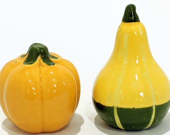 Salt Pepper Shakers: Orange Pumpkin Yellow Squash–Vintage ©AVON 1984
