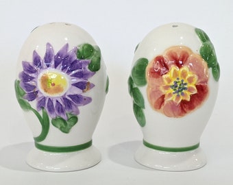 Salt Pepper Shakers: Pfaltzgraff© White Floral Ceramic Eggs–Vintage Table Set