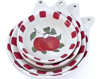 Measure Cups: Apples–Red White Ceramic–Four Nesting Vintage Dishes