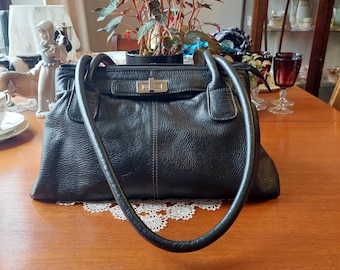 Vintage Jane Shilton Genuine Leather Black Handbag with lovely Stylish Silver Metal Twist & Beige Stitching Detailing Made in England In VGC