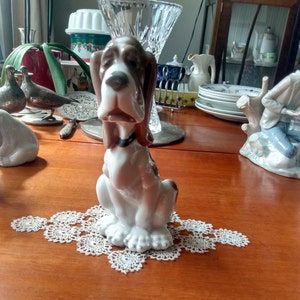 Nao by Lladro Vintage Rare Porcelain Bloodhound Figurine. Handmade in Valencia, Spain. 1982 Beautiful Collectable  Vintage Porcelain. In VGC