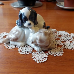 Nao by Lladro Porcelain Puppies &#39;Wake up! &#39; Figurine. Handmade in Valencia, Spain. Beautiful Collectable  Vintage Porcelain. In VGC