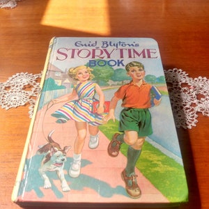 Enid Blyton&#39;s 1964 Childrens  &#39;Storytime Book&#39;. Lovely Childrens Hardback Book with Black & White Drawings. Retro Childrens Book  In GC