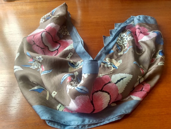 Vintage Donna Karen Silk Scarf in Lovely Abstract… - image 1