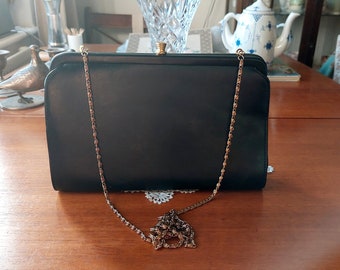 Jane Shilton Design for Japelle 1960&#39;s Genuine Leather Black Handbag with lovely Metal Gold Chain Shoulder Strap.Made in England In VGC