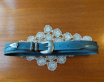 Ceinture vintage faite main en cuir véritable avec incrustations de diamants en peau de serpent + boucle argentée fantaisie. Ceinture unique des années 80 fabriquée en France. En VGC