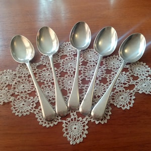 Art Deco Vintage Silver Plated Dessert Spoons & Forks in the Old English Fiddle Pattern. London. 1930&#39;s. Classic EPNS Flatware. In VGC