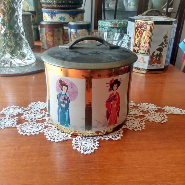Vintage Cadbury/Bournville Round Biscuit Barrel Tin. Lovely Scenes of Ladies in Traditional Kimonos in Vibrant Colours.Made in England1960's