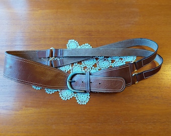 Vintage-echter Leder-handgefertigter Gürtel mit ungewöhnlicher Split Strap Design Große Schnalle. Hochwertiger 1980er Jahre Gürtel. Im VGC