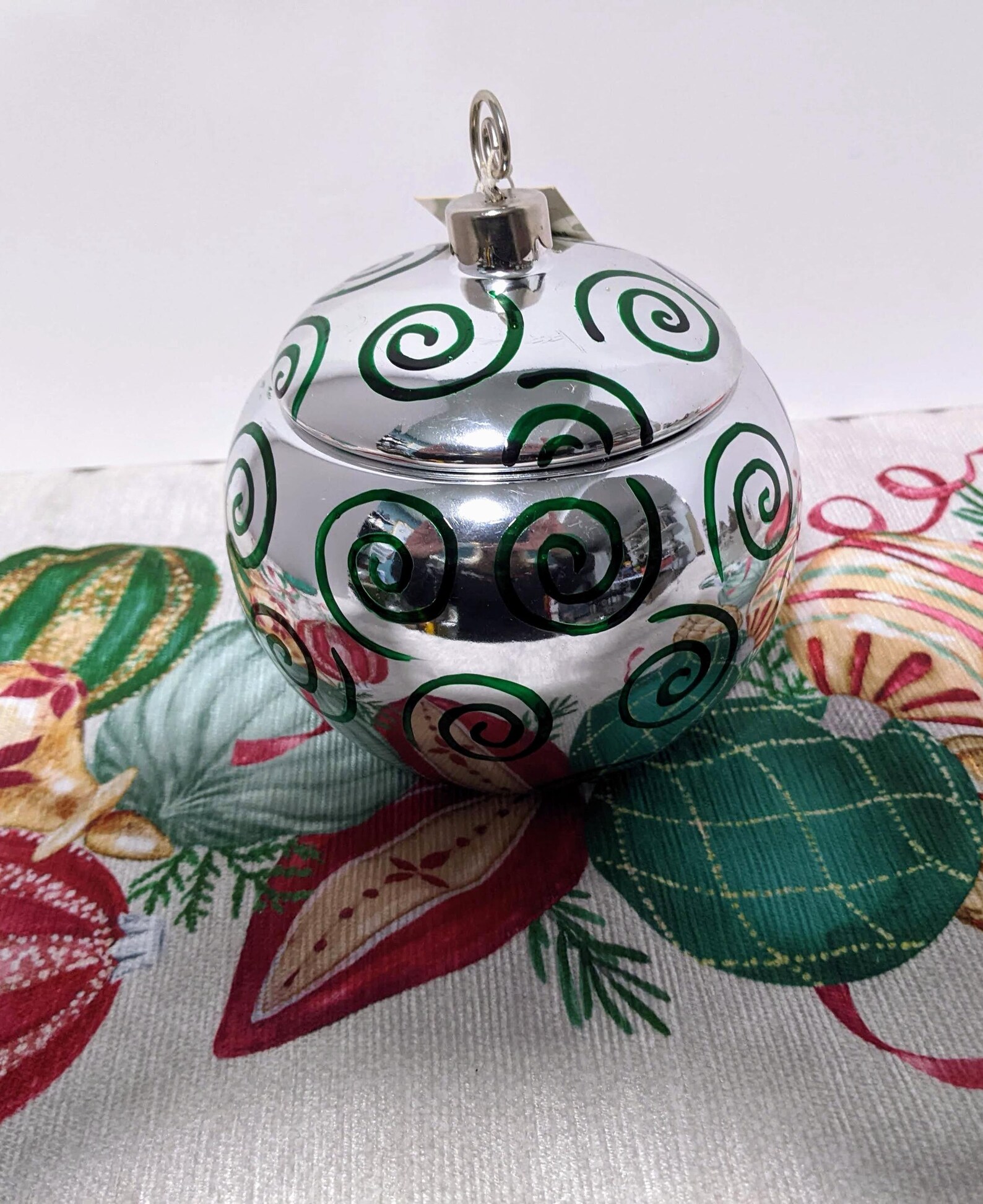 Dennis East International Round Glass Green/silver Ornament 4" Vanilla