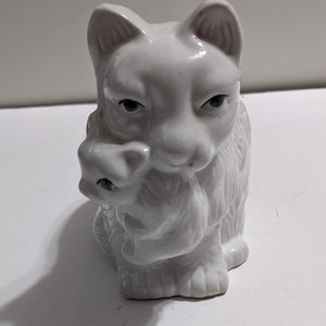 Mother Cat Carrying Baby Kitty Vintage Porcelain Vase