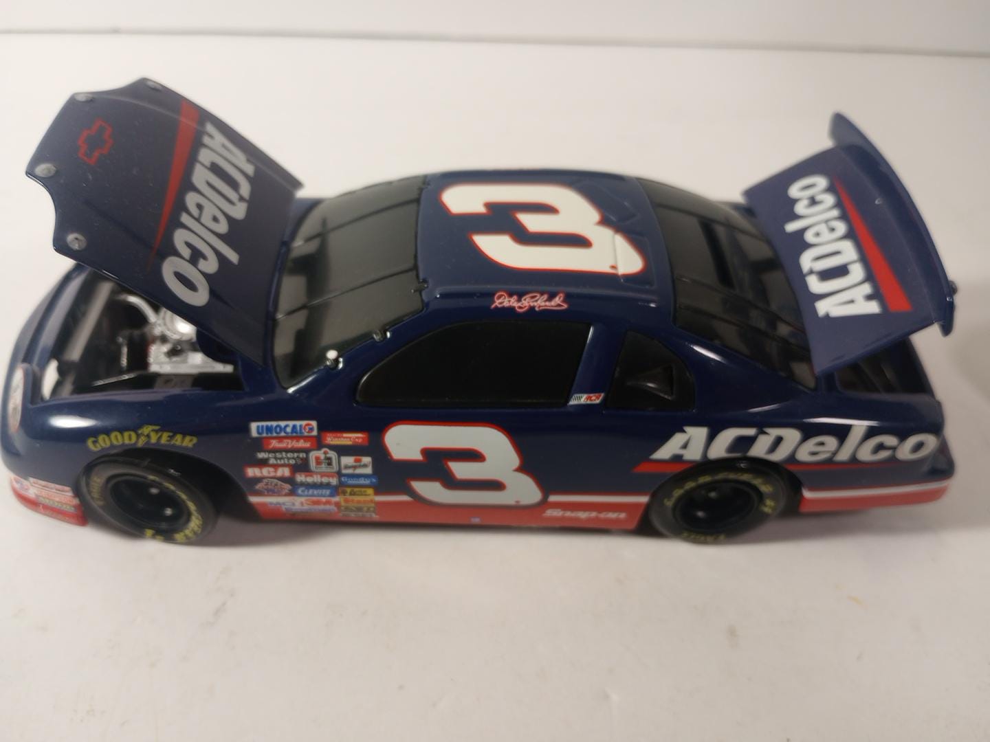 Revell 1/43 Nascar Chevrolet Monte Carlo – ACDelco Superman 3 – Dale Earnhardt Jr – Occasion