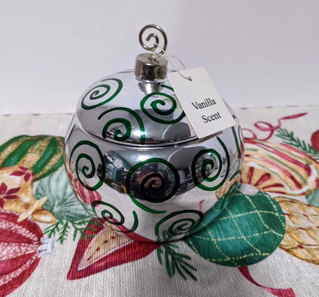 Dennis East International Round Glass Green/silver Ornament 4" Vanilla