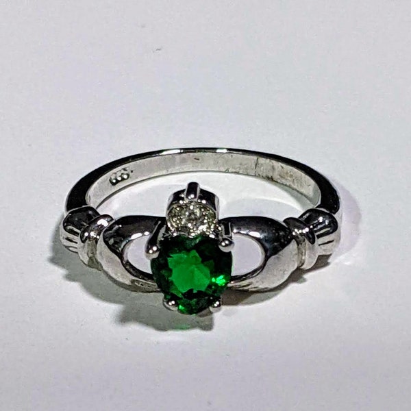 Emerald Claddagh Ring - Etsy