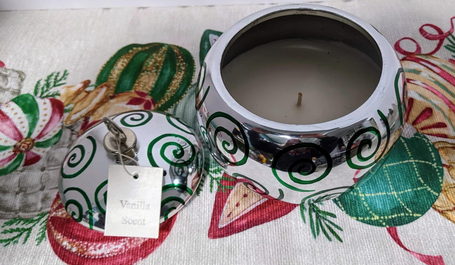 Dennis East International Round Glass Green/silver Ornament 4" Vanilla