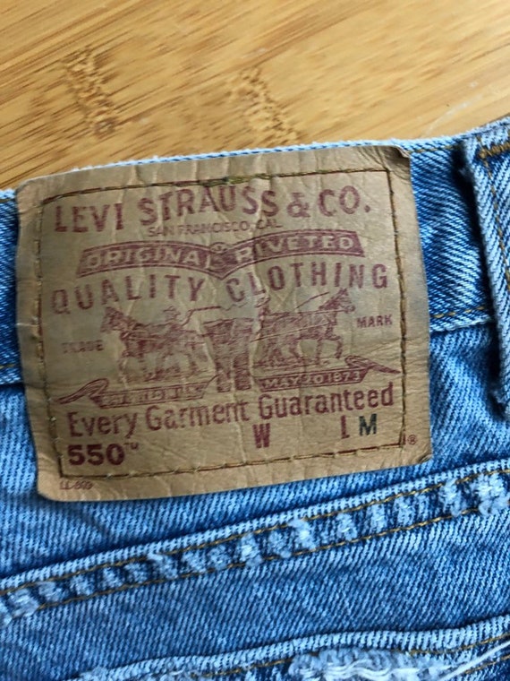 Great pair of vintage levis cutoffs - image 5