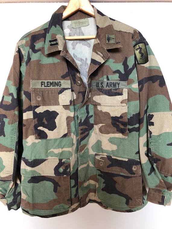 Military issued medic camo jacket with patched an… - image 1