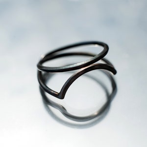 anello geometrico in argento, anello minimalista in argento, anello unico in argento, regalo per lui, regalo per lei, anello futuristico, anello fatto a mano, anello di design