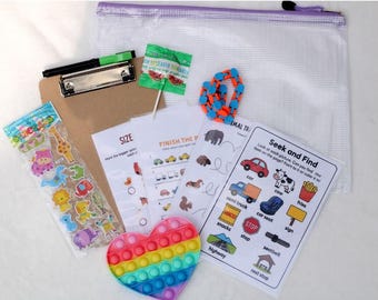Travel Activity Kit voor peuters – schermloos druk boek voor kinderen | Roadtrip, vliegtuig, speelgoedrestaurant | Gepersonaliseerde naamoptie