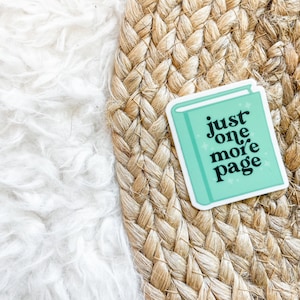 Adesivo per libri "One More Page" / Motivazione alla lettura, regalo per amanti dei libri, decorazione per amanti dei libri, regalo per appassionati di lettura, regalo per topi di biblioteca