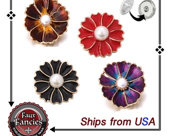 Beautiful FLOWER Snap Button, PEARL Center Charm, 18mm Ginger Snap, #SnapButton, #BraceletCharm, Pearl Charm, #FlowerCharm, #SnapJewelry