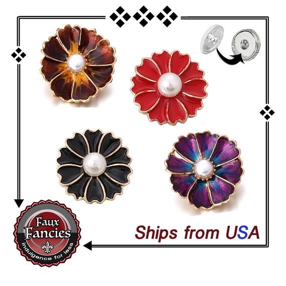 Beautiful FLOWER Snap Button, PEARL Center Charm, 18mm Ginger Snap, #SnapButton, #BraceletCharm, Pearl Charm, #FlowerCharm, #SnapJewelry