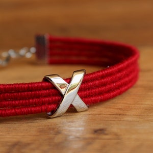 Paradox ALPAKA Armband - ROT | Makramee, X Silberperle, geflochten, Alpakagarn, für sie, uk, ethisch, hypoallergen, gefärbt, naturbelassen, lagend