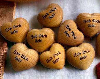 Einzigartige Holzherz Handschmeichler mit Gravur hab dich lieb, für innere Ruhe und Glückseligkeit, ideal als Geschenk für deine Lieben