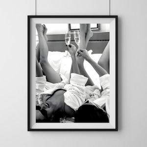 Vrouwen drinken wijn in bed print, bar kar poster, zwart-wit, alcohol kunst aan de muur, meisjes slaapkamer decor, slaapzaal print, digitale download