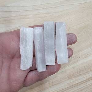 Small Satin Spar Selenite Chunk