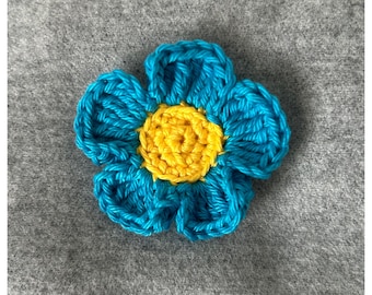Forget-Me-Not Flower crochet badge