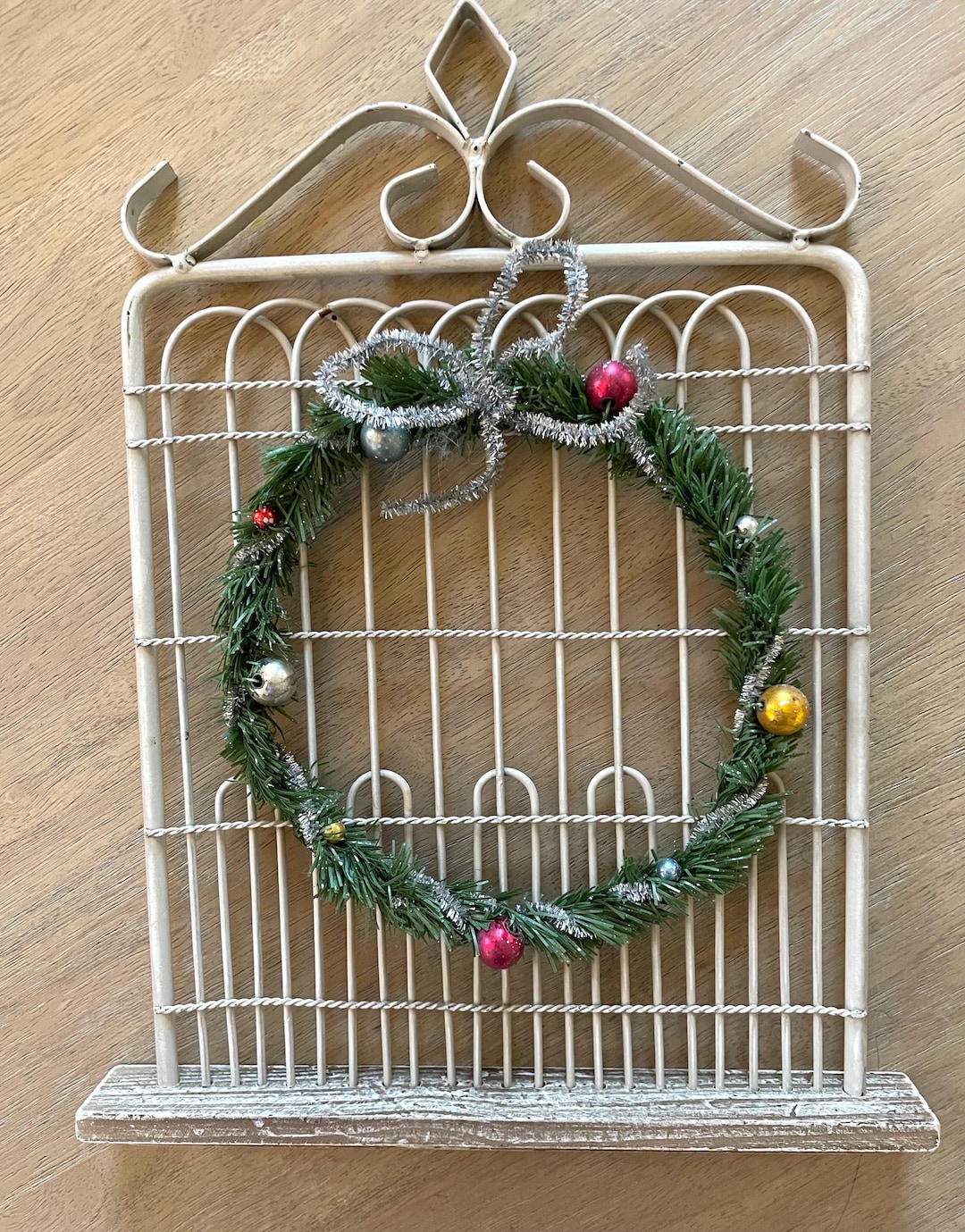 Vintage Seasons of Cannon Falls Holiday Decor, Garden Gate With Wreath