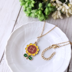 Sunflower Necklace / Includes Gift Bag / Stainless Steel Gold tone Necklace Chain / Cute Summer Necklace