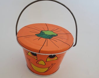 Vintage orange jack o lantern tin bucket with lid Halloween decor Hong Kong Amscan
