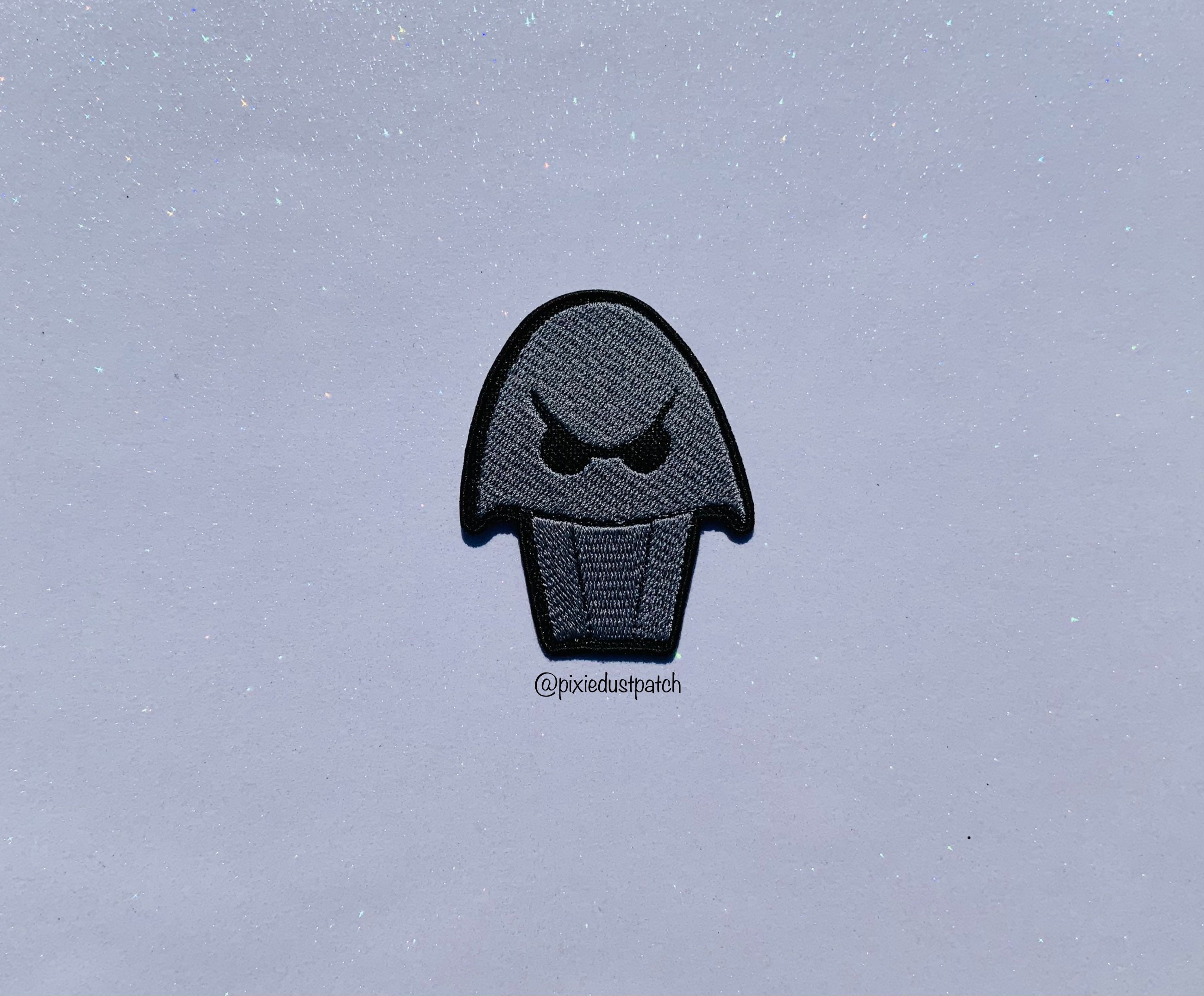 Hades skull brooch outlet
