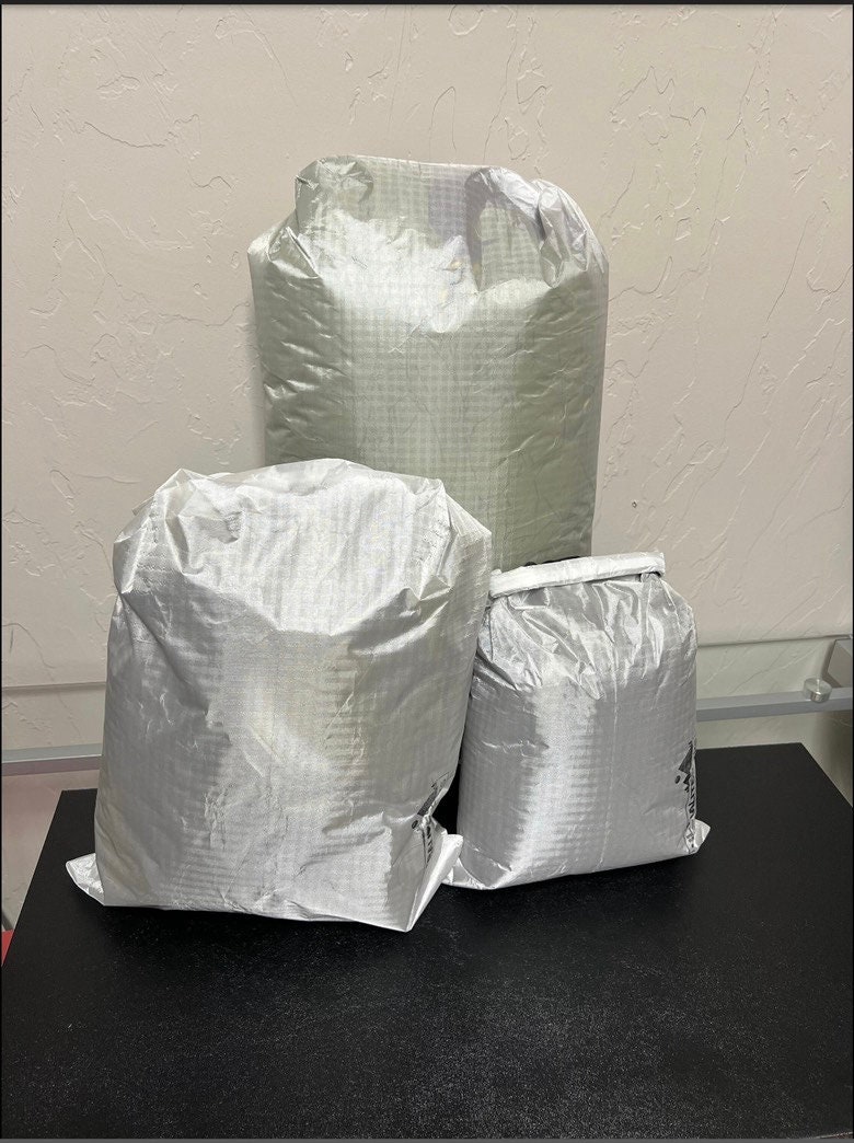 ダイニーマ & エコパック/ウルトラTX 超軽量防水ロールトップ ダイニーマ & エコパック/ウルトラTX 超軽量防水ロールトップ
