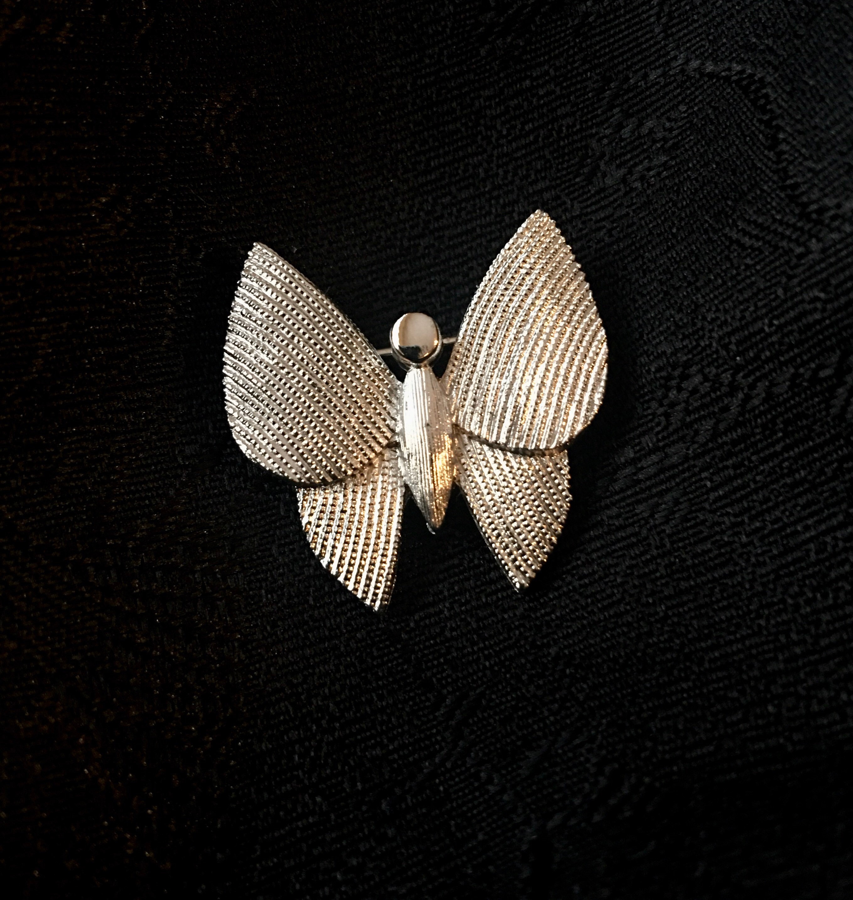 売り切れ必至！ butterflies Trifari - Polska Etsy パーツ