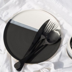 Handmade Ceramic Dinner Plate: Modern Black & White Tableware