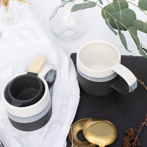 Schwarzweiße Kaffeetasse, handgemachte Keramiktasse, Keramiktasse, moderne Keramik, Keramikkaffeetasse, Kaffeeliebhaber Geschenk, handgemachtes Geschenk