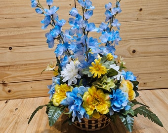 home decor - table decor - table setting - spring decor - summer decor - flowers for home - farmhouse decor - rustic home decor