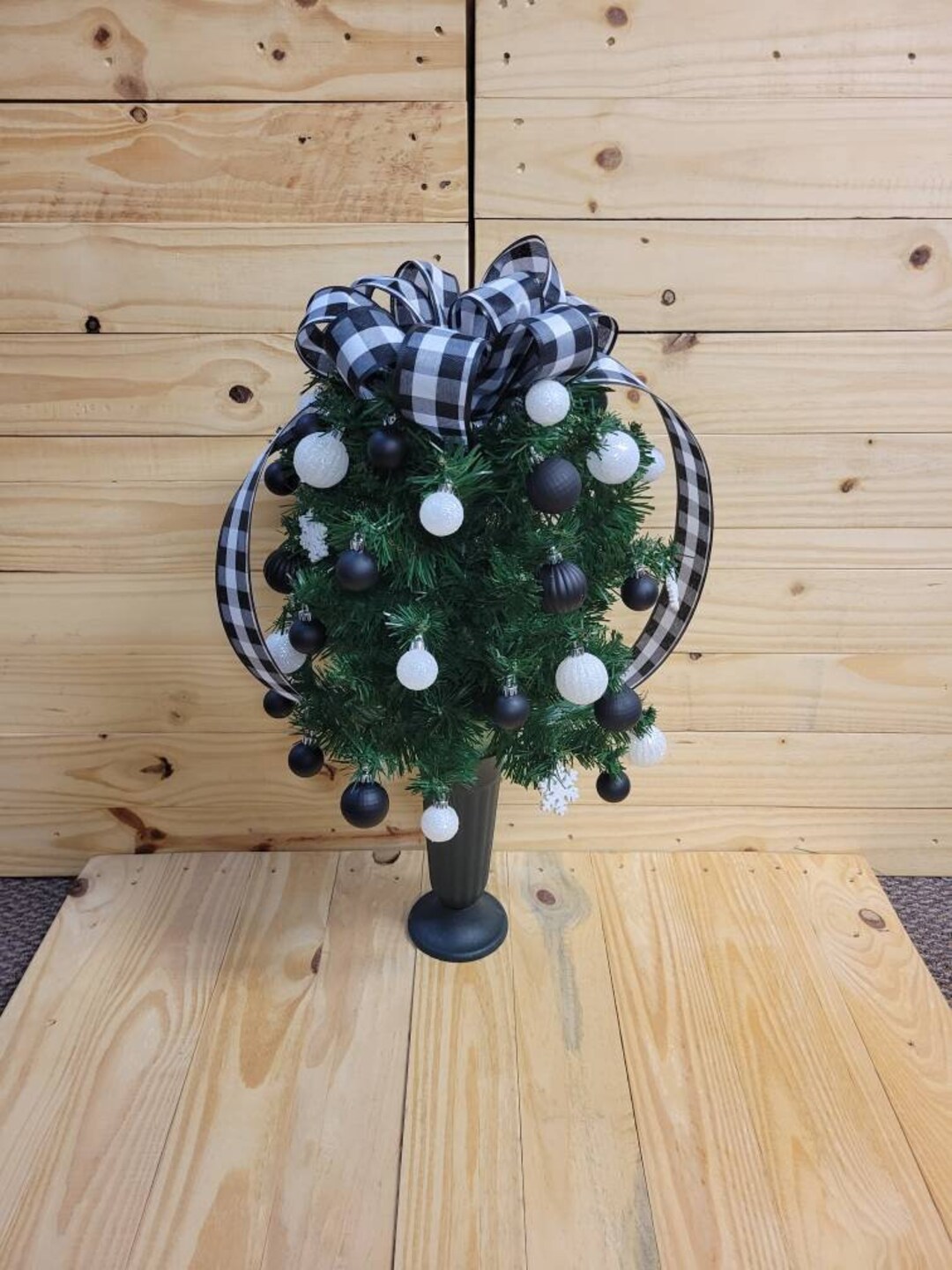 Cemetery Flowers Christmas Cemetery Flowers Christmas Flowers Cemetary