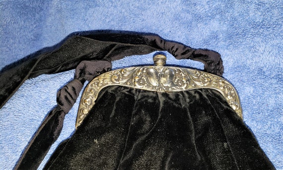 1920s Black Velvet and Silk With Silvertone Twist… - image 2