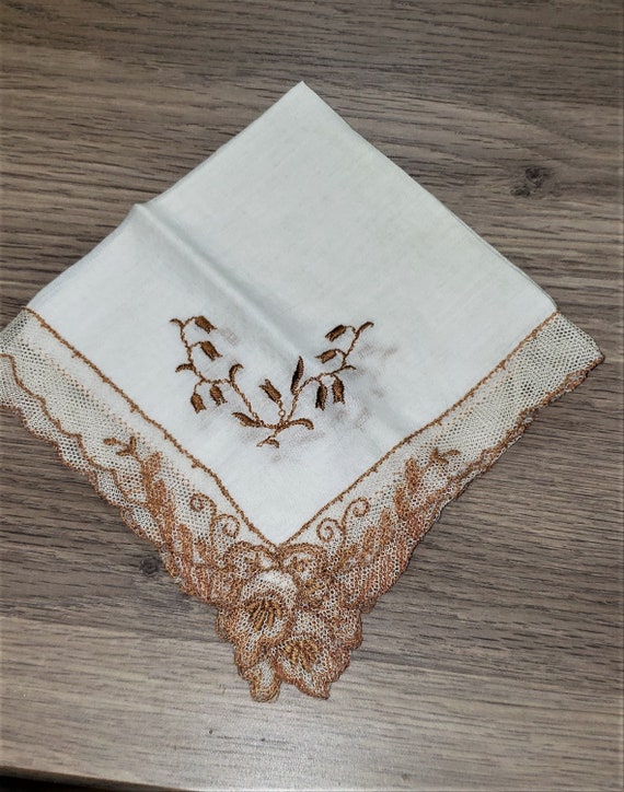 Linen and Embroidered Lace Victorian Handkerchief - image 3